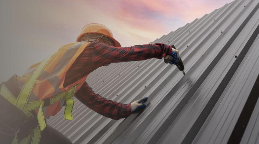 Professional gutter cleaning in Walnut, IA